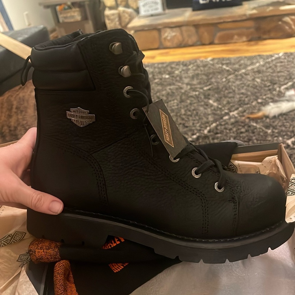 Men’s new in box Harley boots size 10